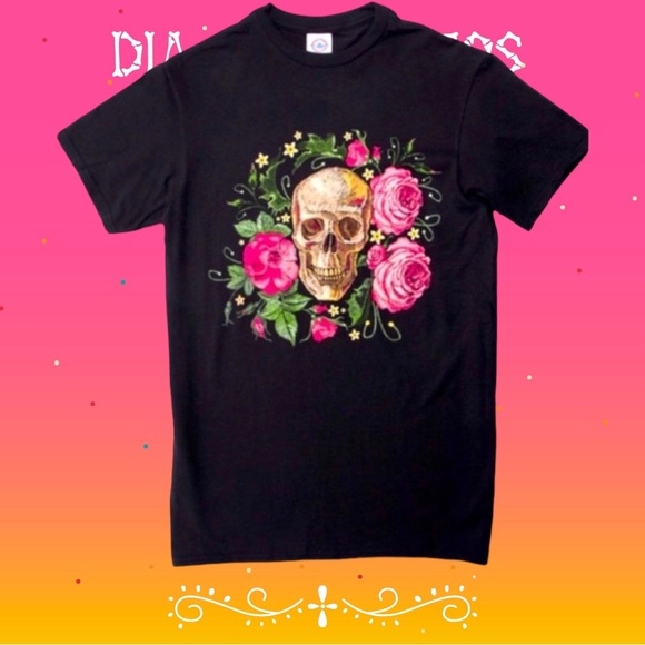 Skull & Roses🌹 Graphic Tee - Picture 2 of 6